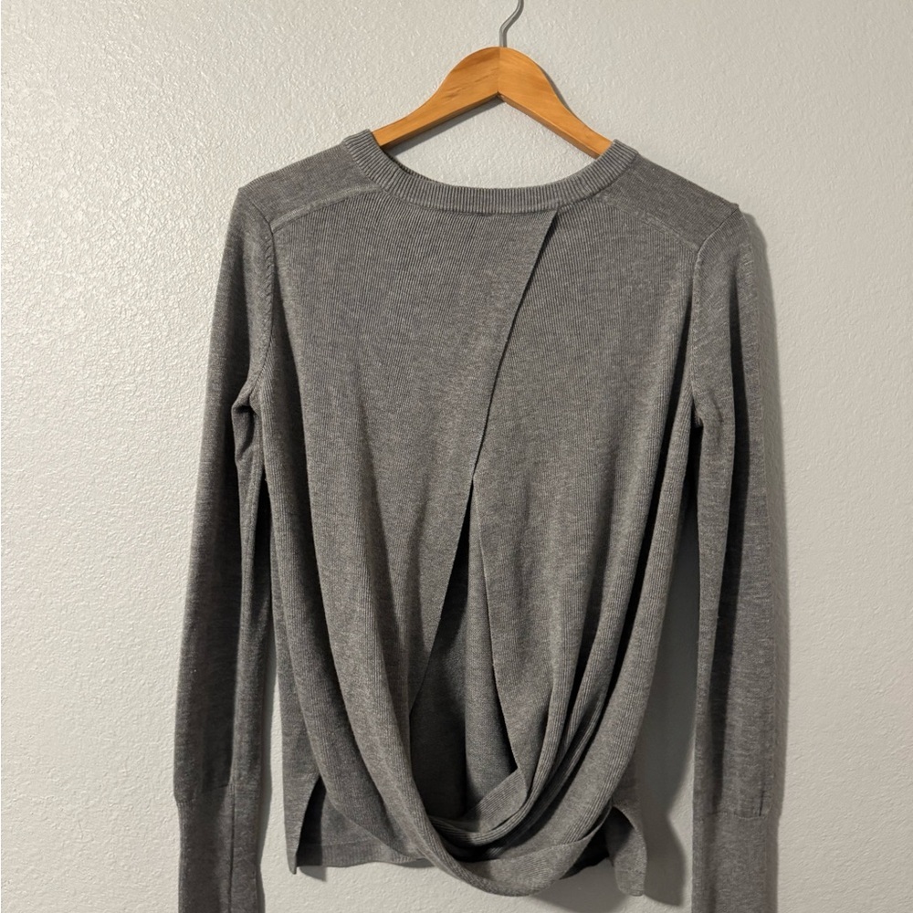 lululemon 🍋 athletica Gray Crew Neck Sweater - Picture 11 of 16